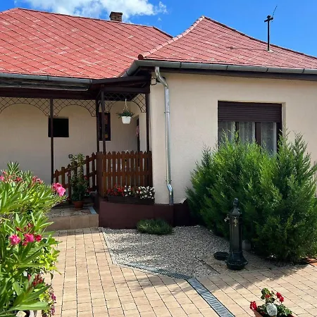 Becehegyi Vendeghaz * Balatongyörök
