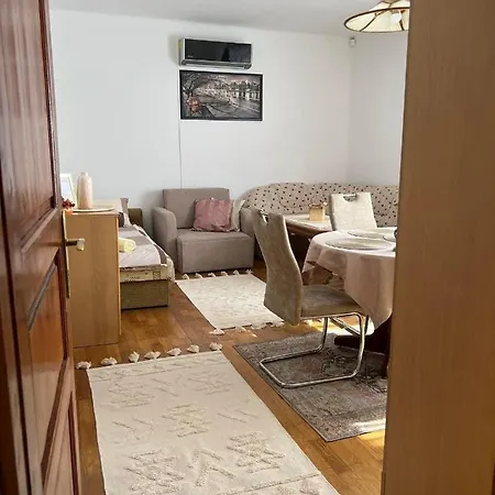 Becehegyi Vendeghaz * Balatongyörök