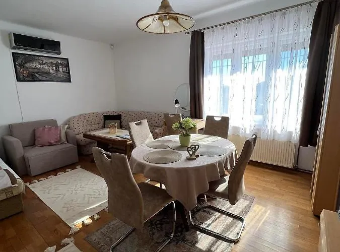 Semesterbostad Becehegyi Vendeghaz *